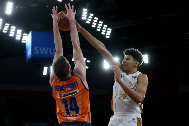 德尚已经与 德尚已经与